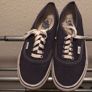 Well loves blue Vans